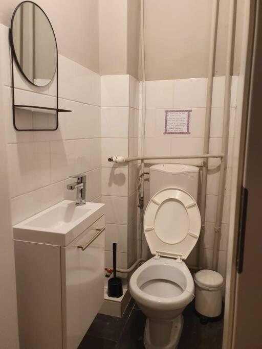 Beautifully Design Near Corvin Plaza Apartment
