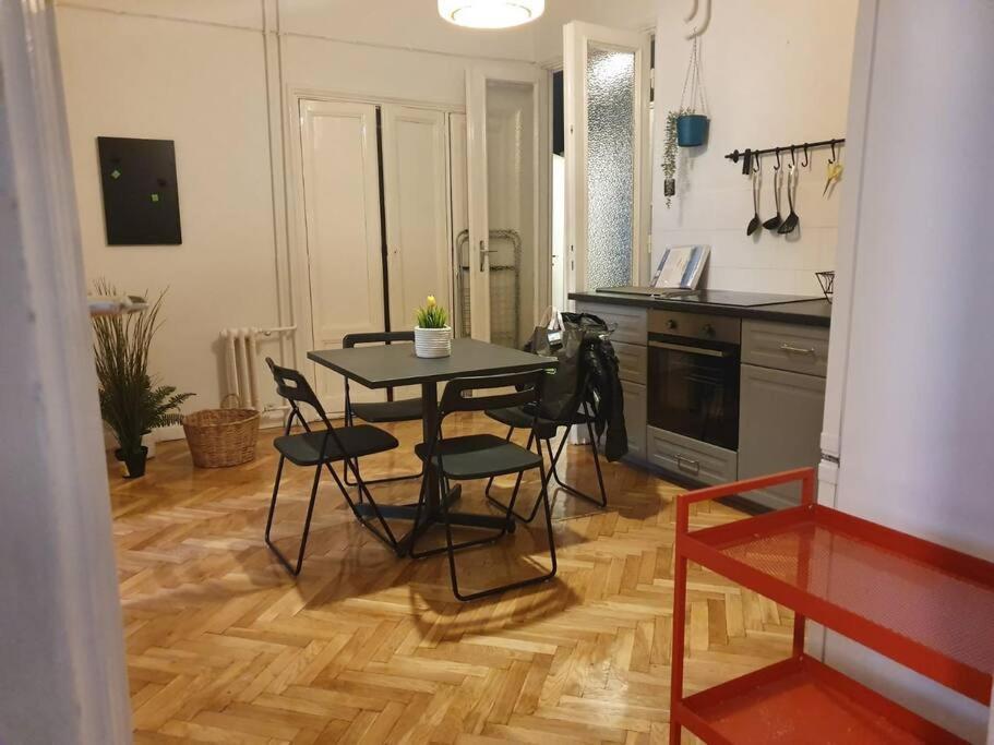 Beautifully Design Near Corvin Plaza Apartment Budapest